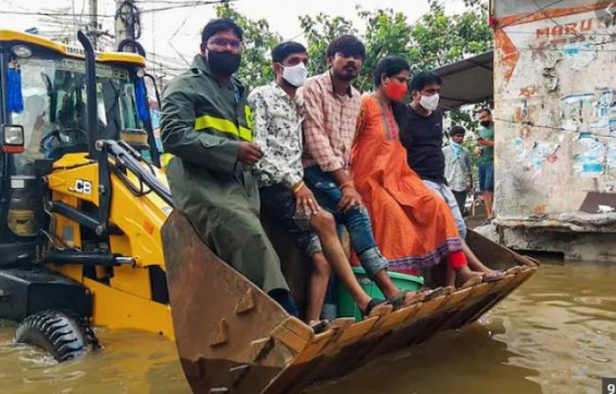 Rains wreak havoc in Maha Rains wreak havoc in Maha