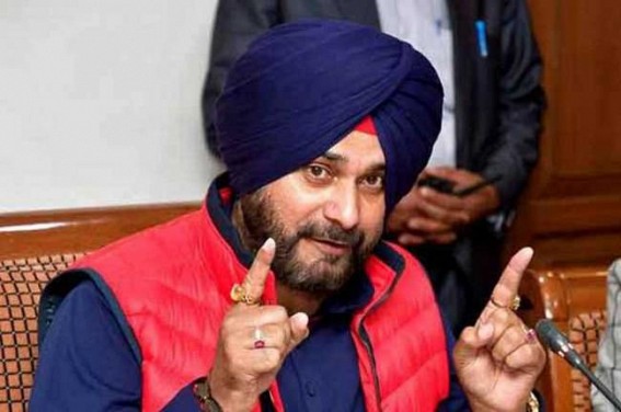 All guns blazing: Sidhu slams Cong govt, Centre on agriculture
