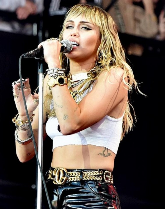 Miley Cyrus on coping up with divorce trauma Miley Cyrus on coping up with divorce trauma
