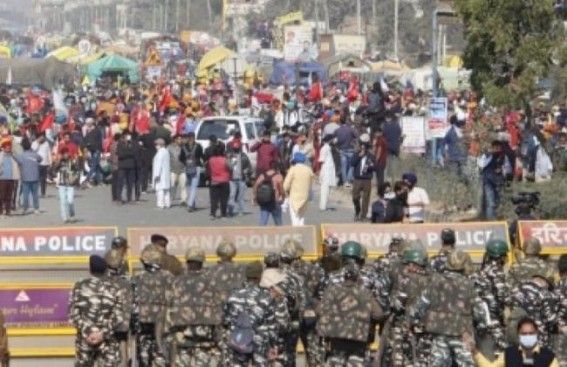 Security beefed up at Delhi-Gurugram border amid farmers' stir Security beefed up at Delhi-Gurugram border amid farmers' stir