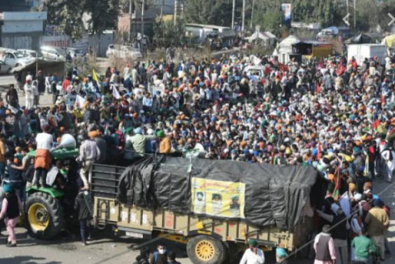 13 farmer leaders leave Singhu border to meet Amit Shah