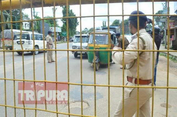 Tripura Observes ‘Total Lockdown’ statewide on Day 4 : Traffic Police continues thorough Checking of Vehicles, Passers Tripura Observes ‘Total Lockdown’ statewide on Day 4 : Traffic Police continues thorough Checking of Vehicles, Passers