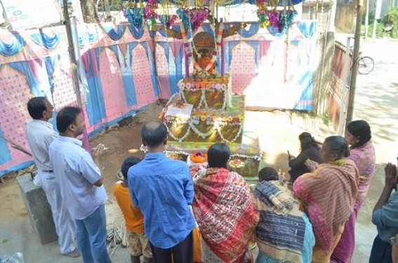 Dol Purnima observed to mark Holi Festival Dol Purnima observed to mark Holi Festival