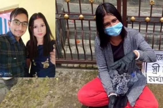 Girl demonstrated over her marriage dispute, sits in strike infront her husband's house demanding social acceptance as his wife Girl demonstrated over her marriage dispute, sits in strike infront her husband's house demanding social acceptance as his wife