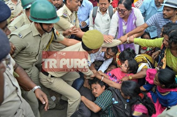 310 Teachers arrested by BJP Govt Police while protesting for livelihood, many hospitalized in police brutality 