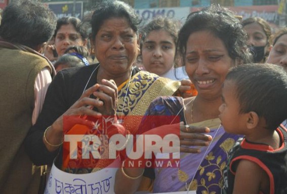 10323 Teachers, Demised Teachers Family members broke down in Cries on 21st Day of Protests over State Govt's Silence 10323 Teachers, Demised Teachers Family members broke down in Cries on 21st Day of Protests over State Govt's Silence