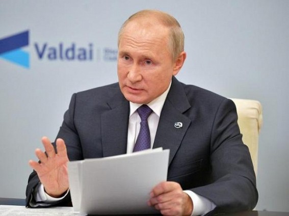 Putin signs bill to extend nuke treaty with US