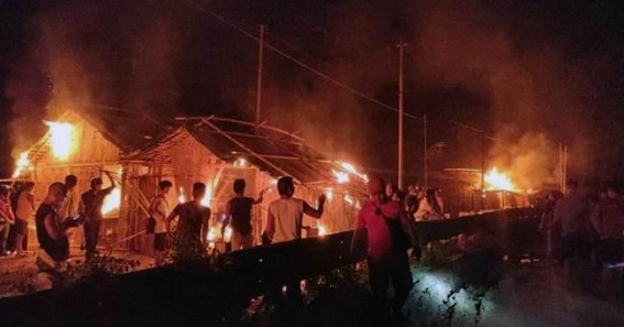 10 hurt, 20 houses burnt in fresh trouble along Assam-Mizoram border 10 hurt, 20 houses burnt in fresh trouble along Assam-Mizoram border