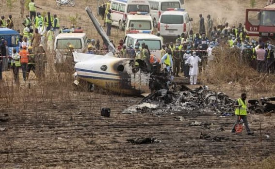 7 killed in military plane crash in Nigeria