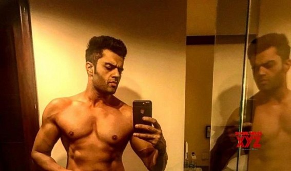Throwback Tuesday: Maniesh Paul flaunts washboard abs Throwback Tuesday: Maniesh Paul flaunts washboard abs