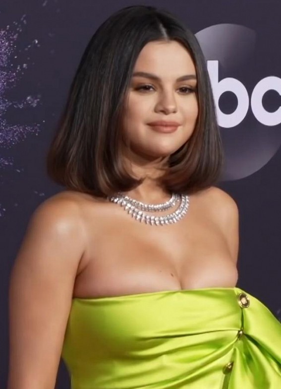 Selena Gomez 'grateful' for releasing her Spanish EP