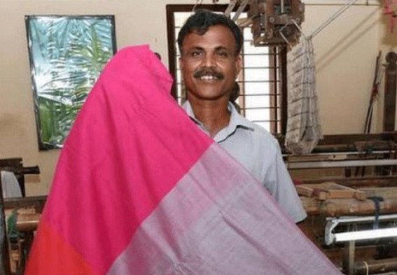 This Limca Book of Record holder made saree using 25 natural fibres This Limca Book of Record holder made saree using 25 natural fibres