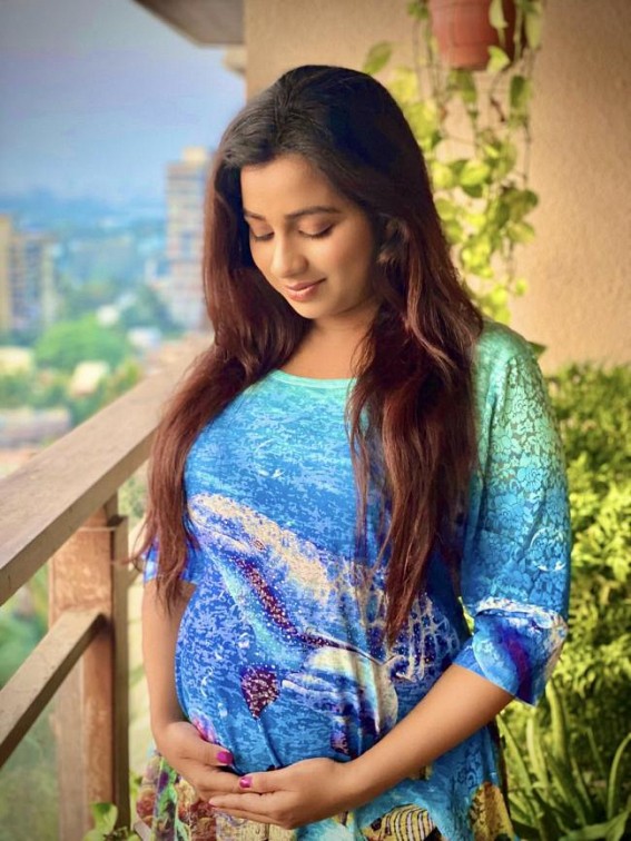 Shreya Ghoshal: I urge everyone to meet people only if unavoidable