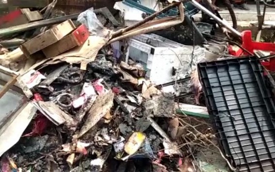 House burnt at midnight in Joynagar area, caused damages of around Rs 15 lakhs House burnt at midnight in Joynagar area, caused damages of around Rs 15 lakhs