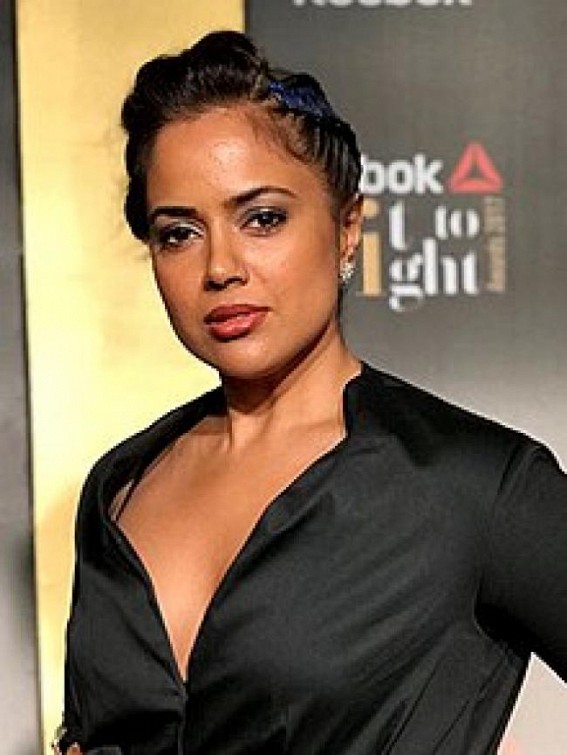 Sameera Reddy posts fitness video for fans Sameera Reddy posts fitness video for fans