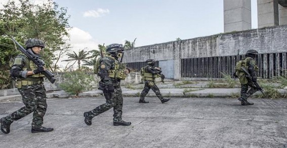 Islamist militants occupy part of Philippines market