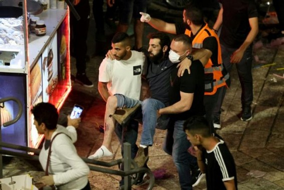 Dozens injured in fresh clashes in Jerusalem