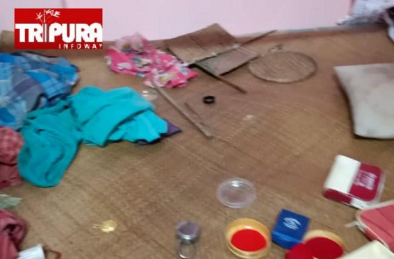 Daring theft incident took place in North Charilam : Thieves looted Huge Amount of Gold ornaments, Cash from a Retired Teacher's home Daring theft incident took place in North Charilam : Thieves looted Huge Amount of Gold ornaments, Cash from a Retired Teacher's home