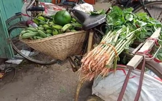 Sellers with Carts, Bicycle across AMC amid Curfew, Public alleged 'high price' Sellers with Carts, Bicycle across AMC amid Curfew, Public alleged 'high price'