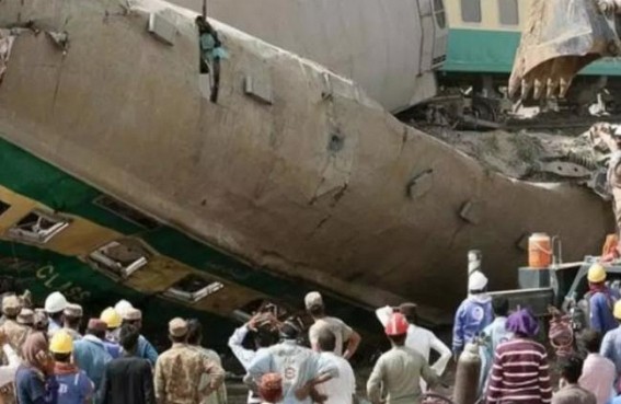 Death toll from Pakistan train collision reaches 62 Death toll from Pakistan train collision reaches 62