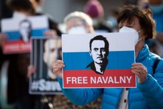 Russian court bans Navalny's organisations Russian court bans Navalny's organisations