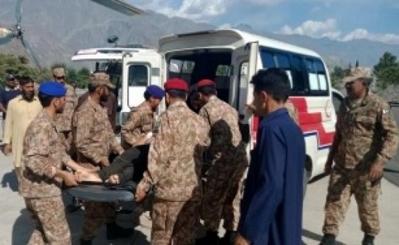 18 killed in Pak road accident 18 killed in Pak road accident