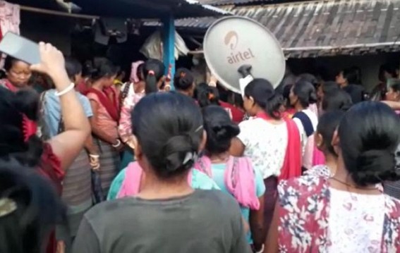 Drug Trade is in Euphoria : Woman was caught red handed by locals for running drug trade, 3 flew away in Teliamura Drug Trade is in Euphoria : Woman was caught red handed by locals for running drug trade, 3 flew away in Teliamura