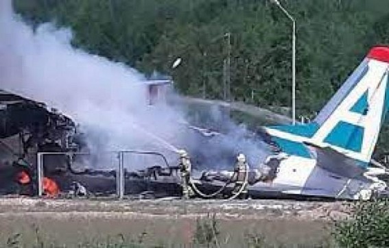 7 people dead after plane crash lands in Russia 7 people dead after plane crash lands in Russia