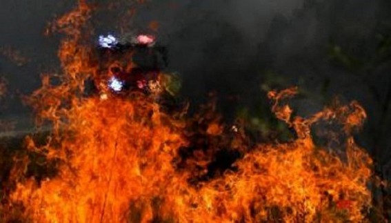 2 US firefighters killed while battling wildfire 2 US firefighters killed while battling wildfire