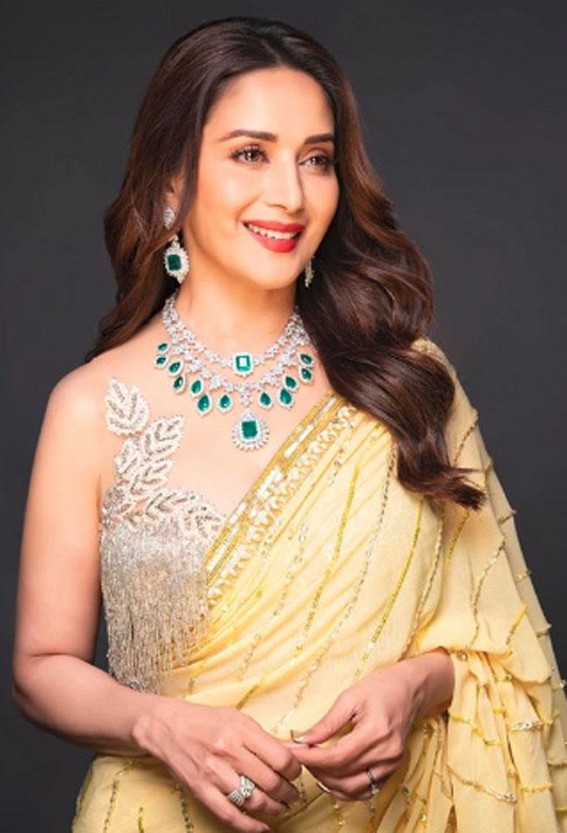 Madhuri Dixit reveals her love for 'Modak' on sets of 'Dance Deewane' Madhuri Dixit reveals her love for 'Modak' on sets of 'Dance Deewane'