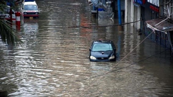 Heavy rain kills 12 people in Pak