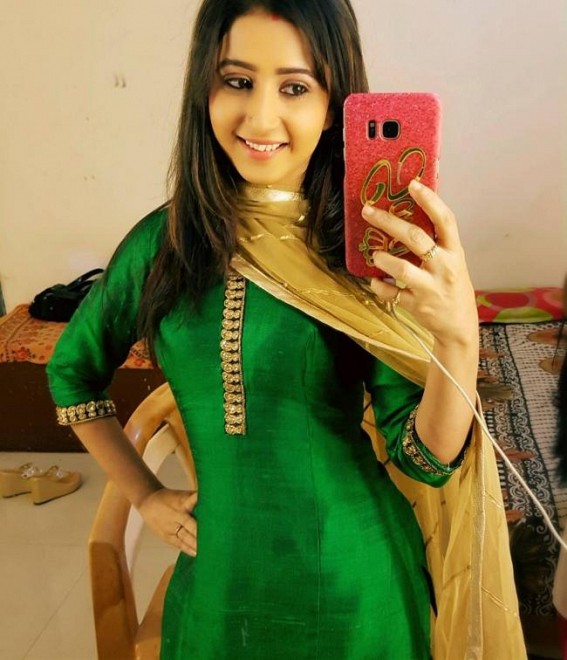 Sana Amin Sheikh on dressing up as 'Nisha' from 'Dil Toh Pagal Hai' Sana Amin Sheikh on dressing up as 'Nisha' from 'Dil Toh Pagal Hai'