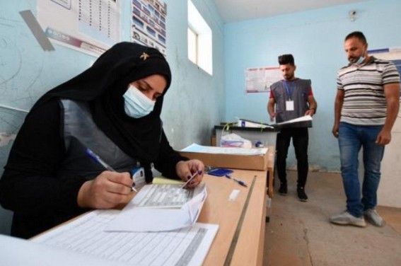 Iraqis vote in snap parliamentary polls