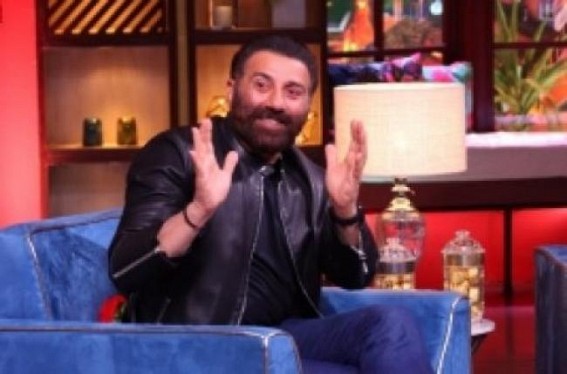 Sunny Deol recalls son Karan's reaction on dad's romantic scene with Juhi Chawla Sunny Deol recalls son Karan's reaction on dad's romantic scene with Juhi Chawla