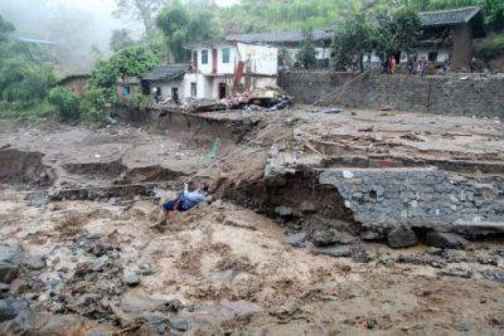 Heavy downpours affect over 100,000 in China's Sichuan