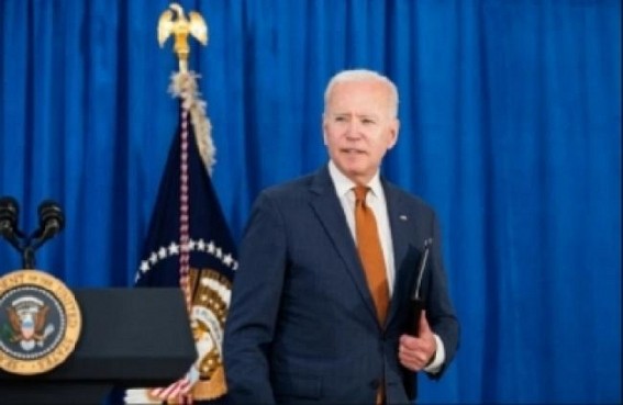 Biden urges businesses to implement vaccine requirements amid pushback