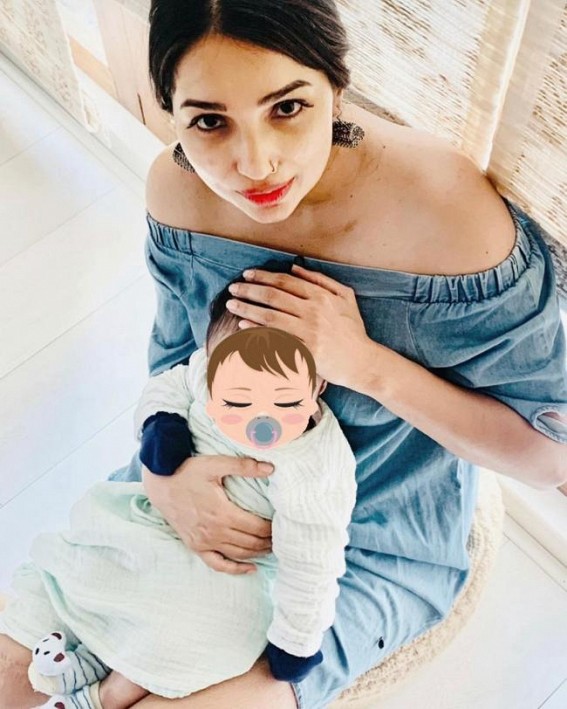 Kanika Dhillon introduces her baby boy to the world Kanika Dhillon introduces her baby boy to the world