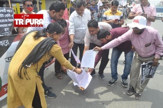On Assembly Session Day-1, CPI-M's Youth Wings staged Protest against Outsourcing Recruitment, burnt Govt's Notification demanding Withdrawal of Outsourcing Recruitment Decision On Assembly Session Day-1, CPI-M's Youth Wings staged Protest against Outsourcing Recruitment, burnt Govt's Notification demanding Withdrawal of Outsourcing Recruitment Decision