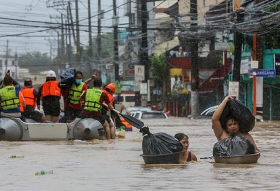 Philippines evacuates over 15,000 people amid flood threat Philippines evacuates over 15,000 people amid flood threat