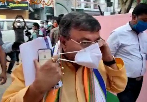 Ratan Lal Nath takes his Son in School Visit, Insulted Teachers : Triggered Criticism Ratan Lal Nath takes his Son in School Visit, Insulted Teachers : Triggered Criticism