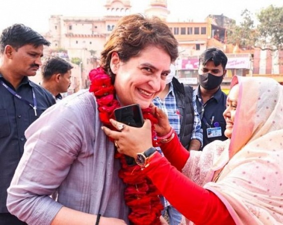 Priyanka interacts with women in UP's Chitrakoot Priyanka interacts with women in UP's Chitrakoot