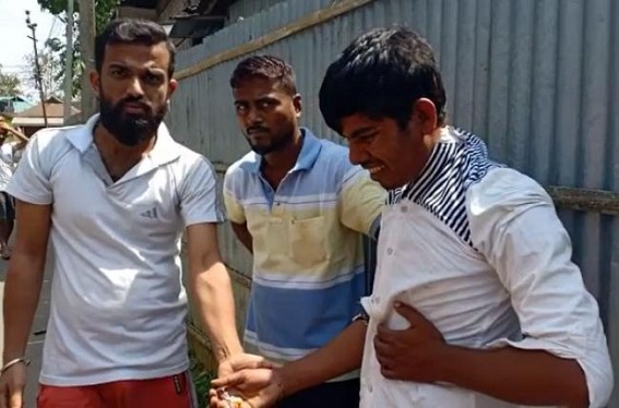 Drug dealer beaten by locals in Gouranga Tilla; handed over to police Drug dealer beaten by locals in Gouranga Tilla; handed over to police