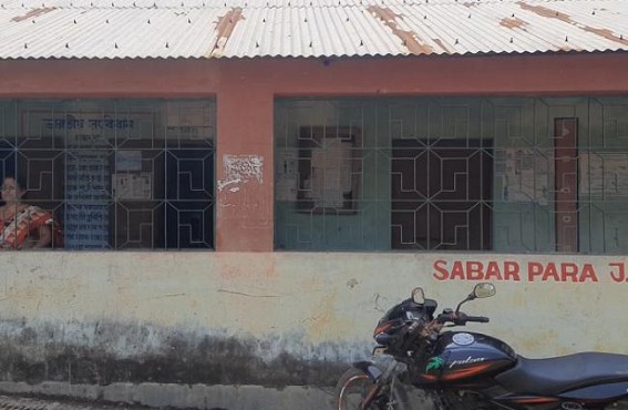 Kalkalia Sabar Para JB School in dilapidated condition Kalkalia Sabar Para JB School in dilapidated condition