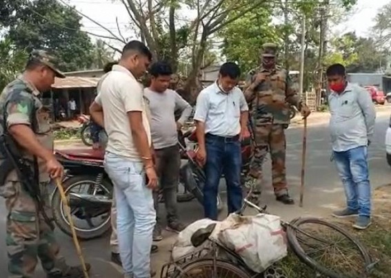 Locals chased a Thief while stealing goods from water treatment plant in broad daylight, Escaped Locals chased a Thief while stealing goods from water treatment plant in broad daylight, Escaped