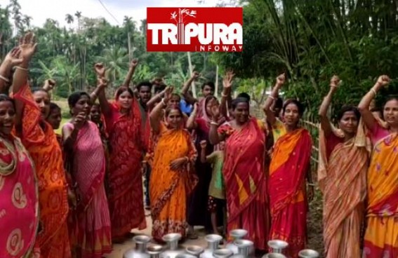 Dharmanagar : Locals blocked Road in protest over Water Crisis Dharmanagar : Locals blocked Road in protest over Water Crisis