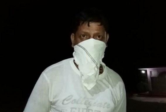 Miscreants looted huge amount of cash and mobile phones from bikers showing pistol in Dhupchhara area Miscreants looted huge amount of cash and mobile phones from bikers showing pistol in Dhupchhara area