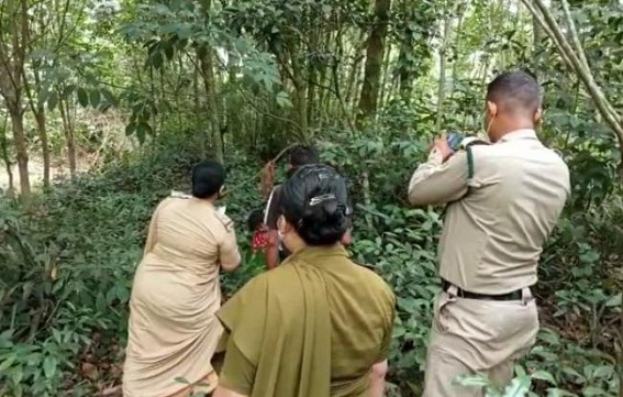Hanging body of a housewife was found at Maheshkala, Agartala Hanging body of a housewife was found at Maheshkala, Agartala