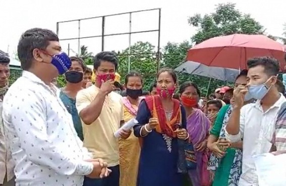 Mass revolt in ADC against BJP's Controversial Panchayat Occupancy : Public locked Salema RD block's Panchayat Mass revolt in ADC against BJP's Controversial Panchayat Occupancy : Public locked Salema RD block's Panchayat