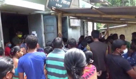 Mismanagement, No Social Distancing in Kumarghat Vaccination Centre Mismanagement, No Social Distancing in Kumarghat Vaccination Centre