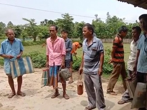Irregularities in ration distribution alleged in Tulashikhar Block : Villagers Protested Irregularities in ration distribution alleged in Tulashikhar Block : Villagers Protested